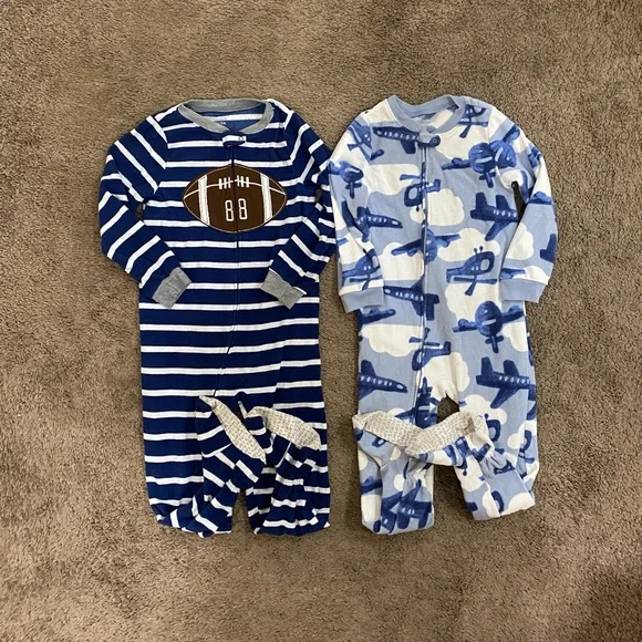 Boys Carters Fleece Footsie Pjs Size 5t football/planes - Picture 2 of 13